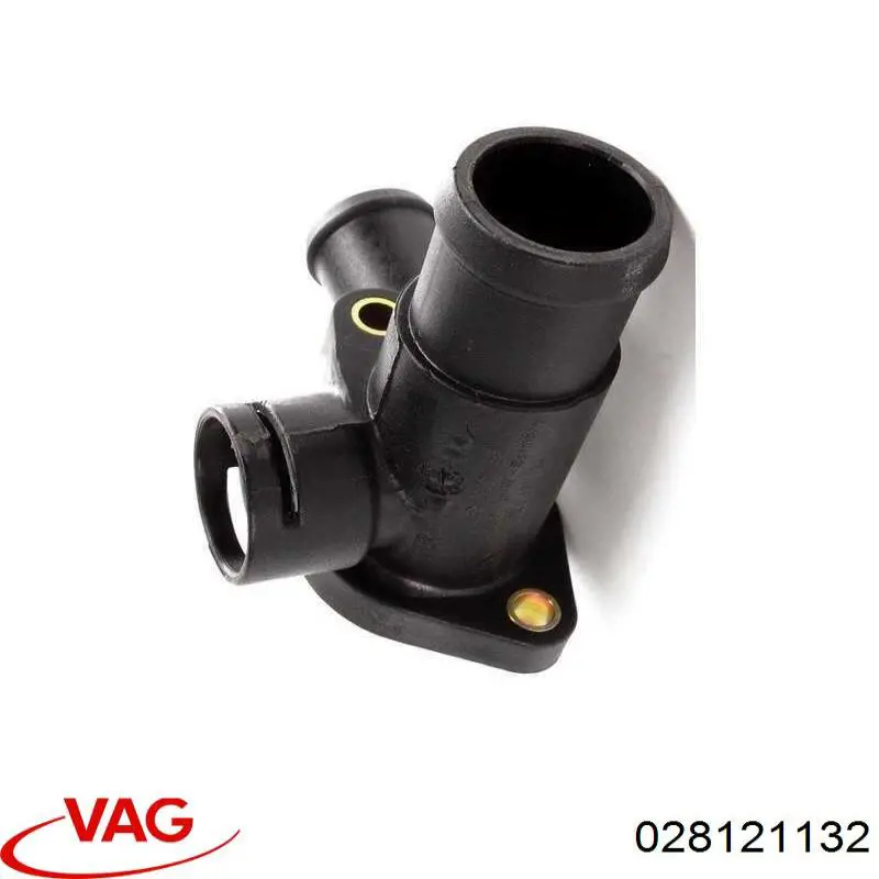 Фланец системы охлаждения 028121132 VAG