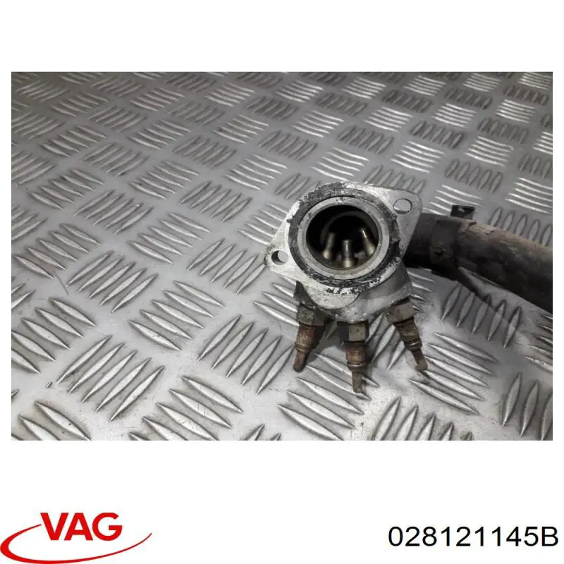 Фланец системы охлаждения 028121144J VAG