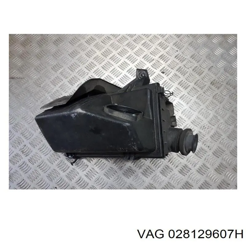 Корпус воздушного фильтра в сборе VAG 028129607H цена, от 19.05 USD