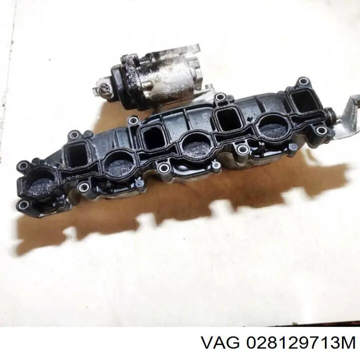Впускной коллектор VAG 028129713M