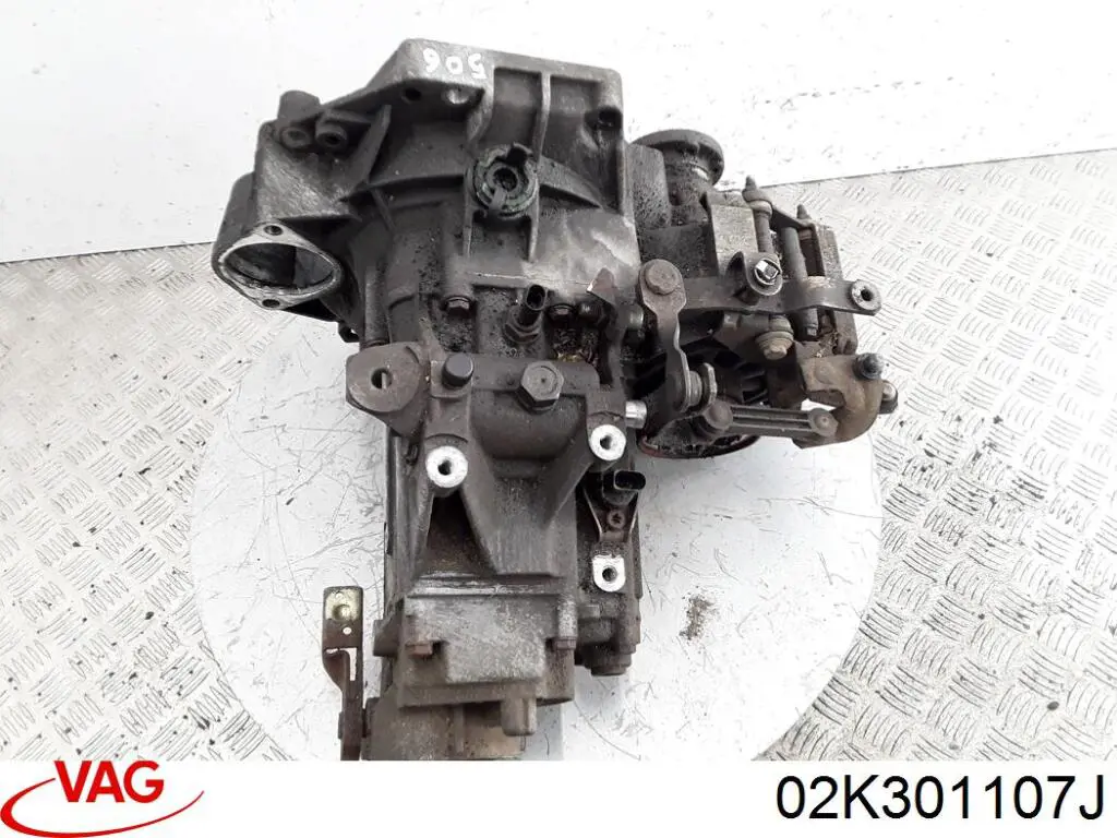 Купить 02K301107J VAG Картер сцепления