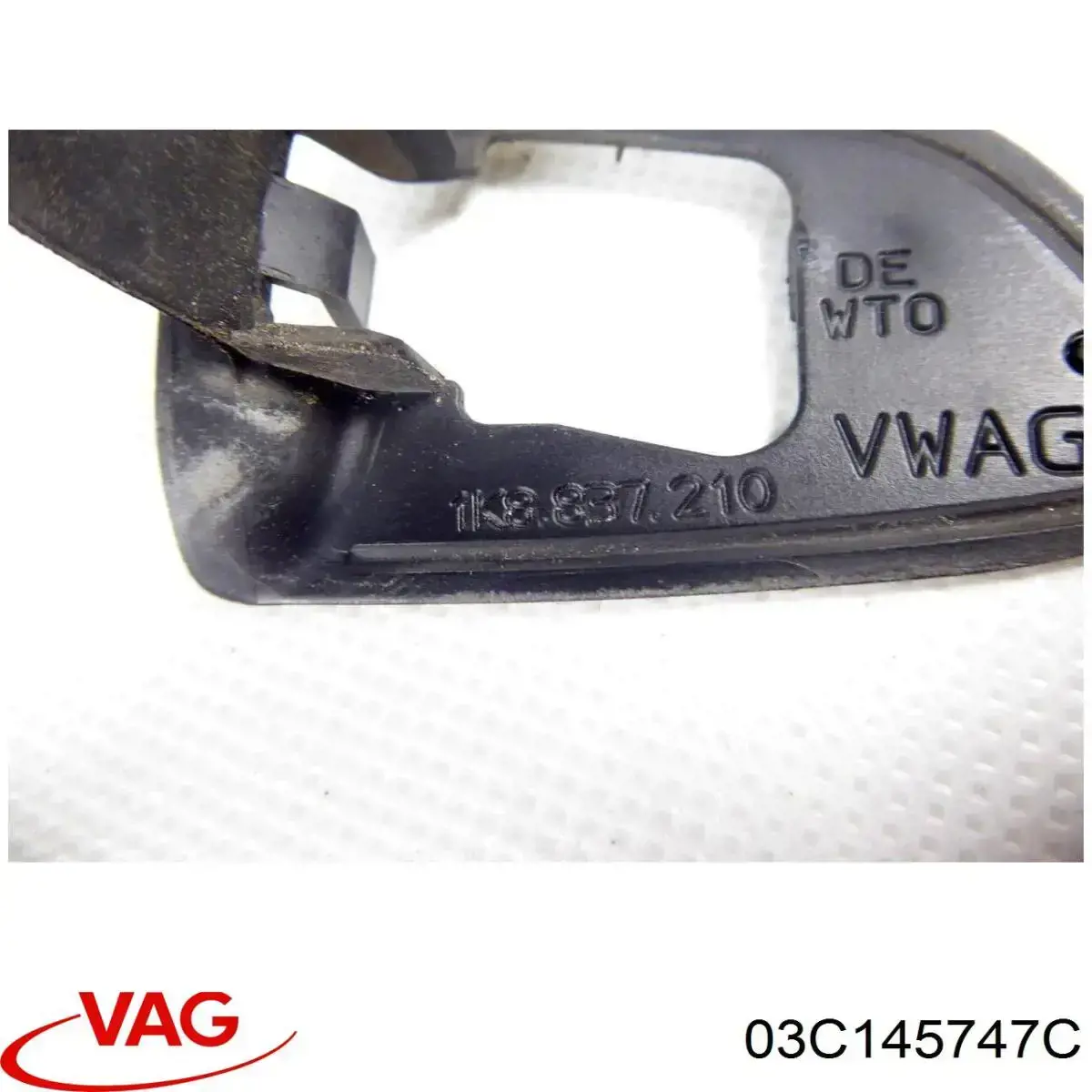 Впускной патрубок воздушного фильтра 03C145747C VAG