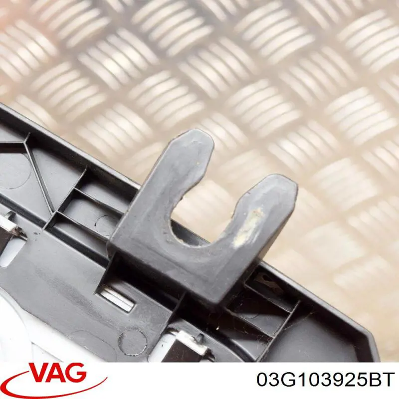 Крышка двигателя 03G103925BT VAG