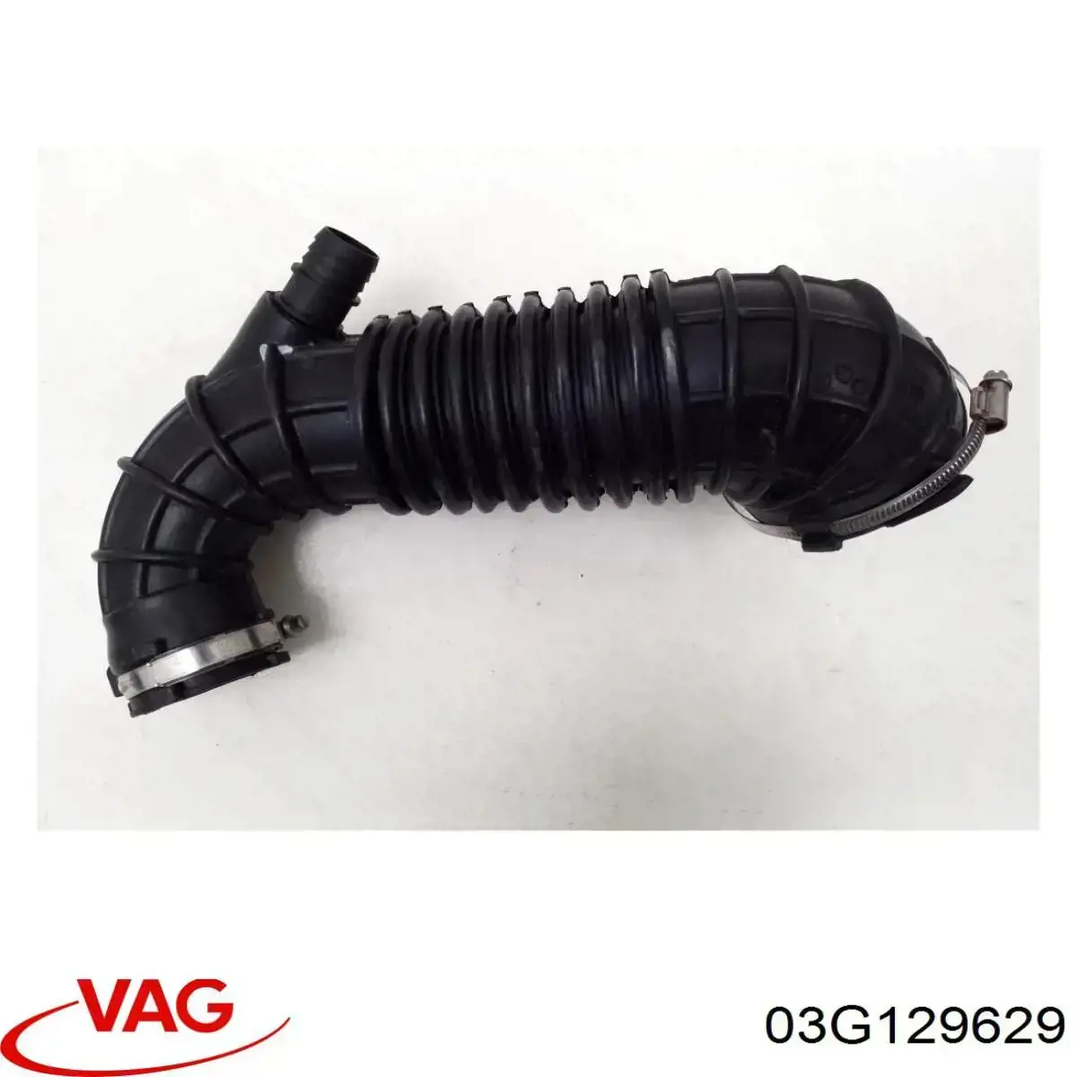 03G129629 VAG Патрубок воздушный, выход воздушного фильтра