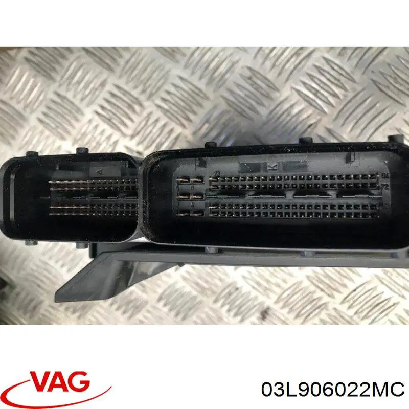 Блок управления двигателем 03L906022MC VAG