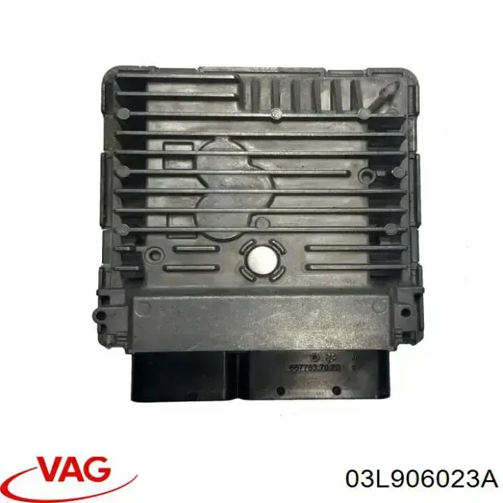  Блок управления двигателем Volkswagen Golf 