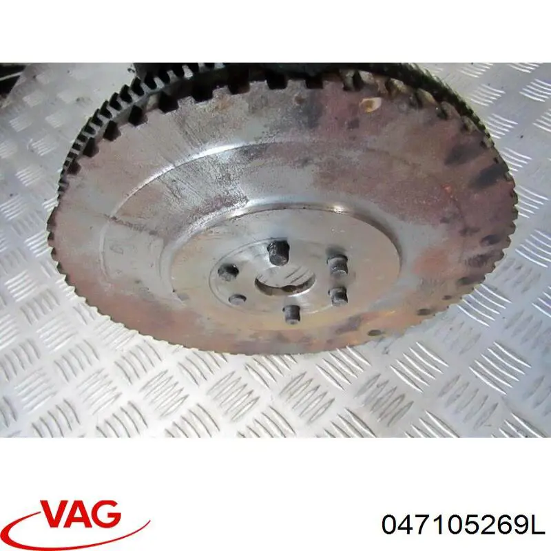 047105269L VAG volante de motor