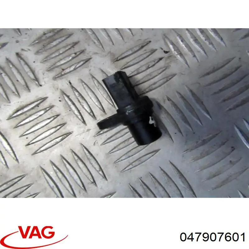 047907601 VAG Датчик распределительного вала