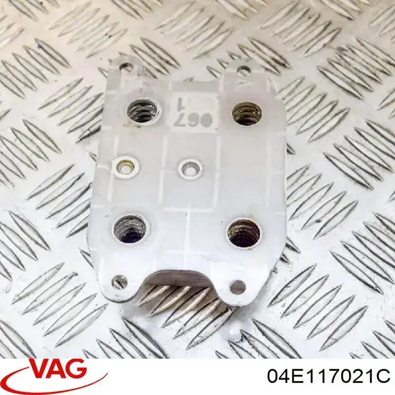 Масляный радиатор VAG 04E117021C