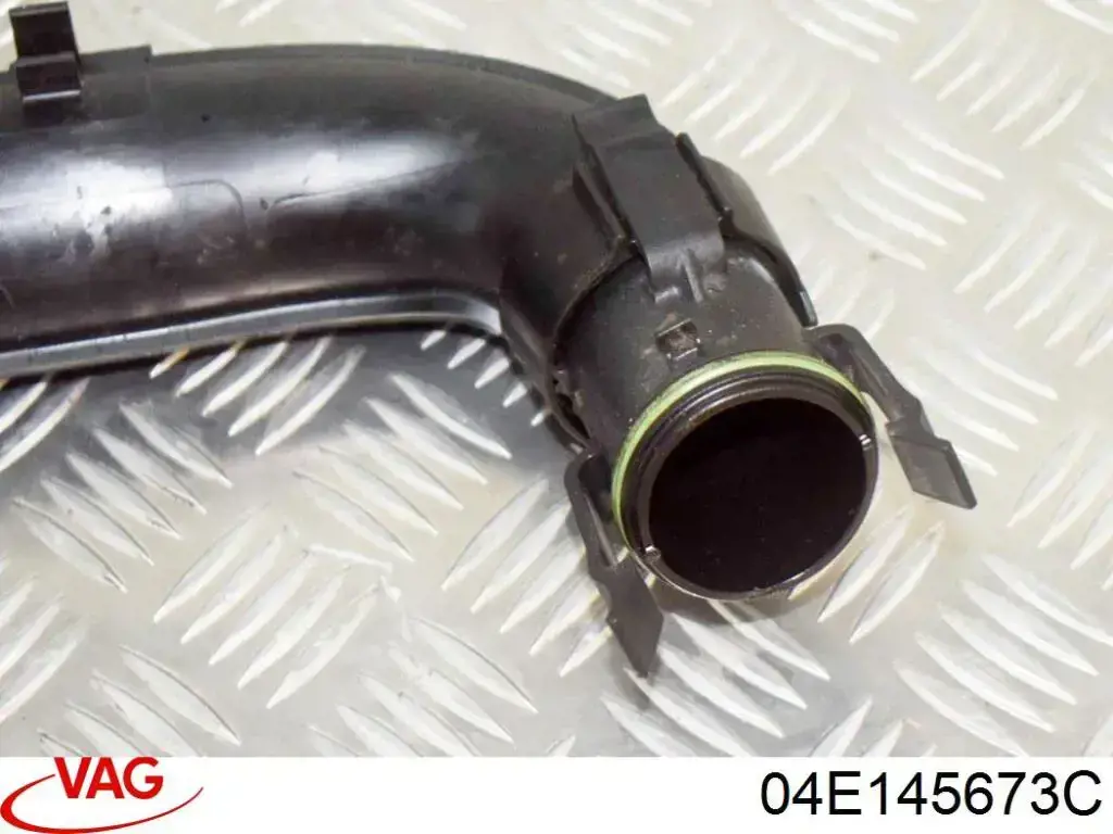Патрубок воздушный, вход в турбину (наддув) 04E145673C VAG