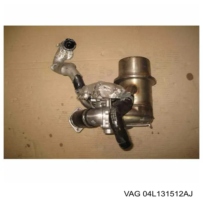Радиатор системы рециркуляции ОГ VAG 04L131512AJ