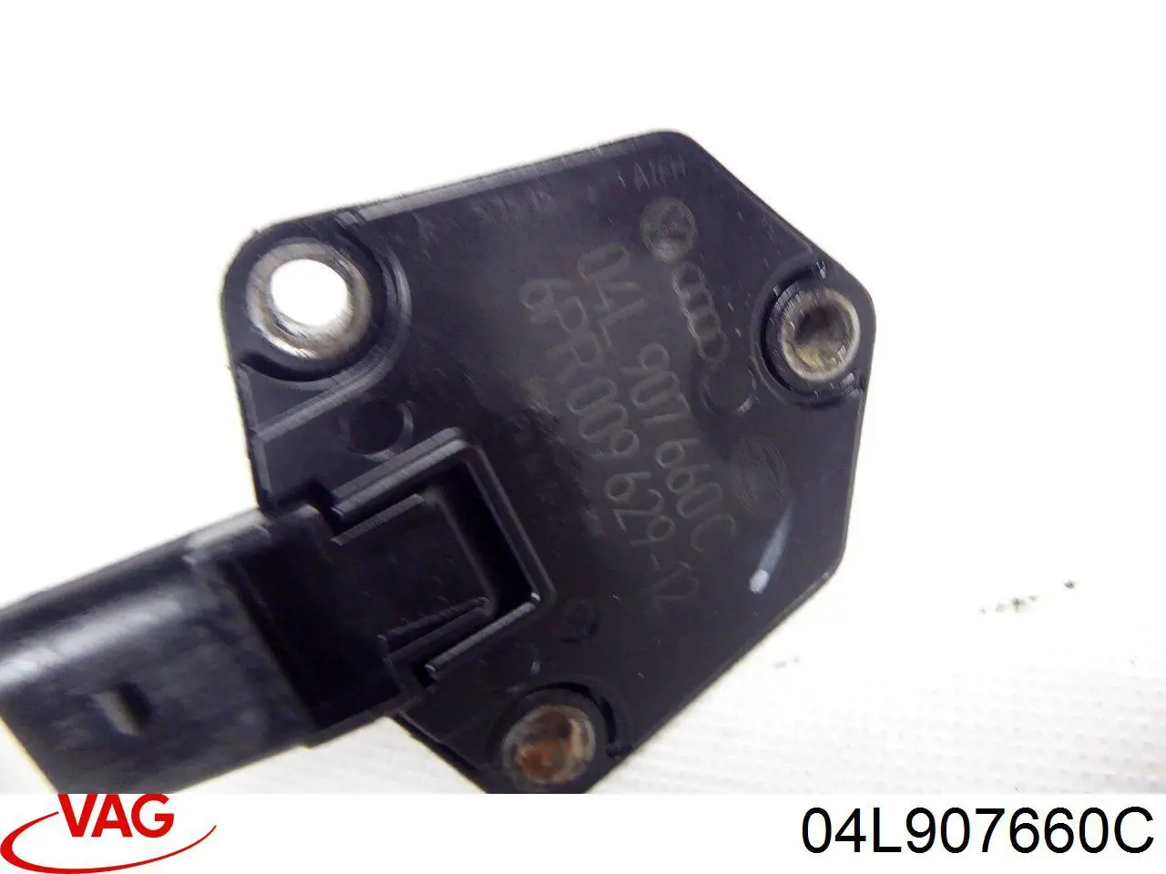 Датчик уровня масла двигателя VAG 04L907660C