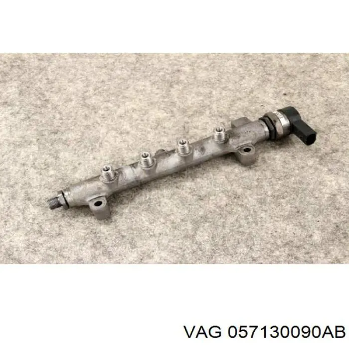 057130090AB VAG Топливная рампа