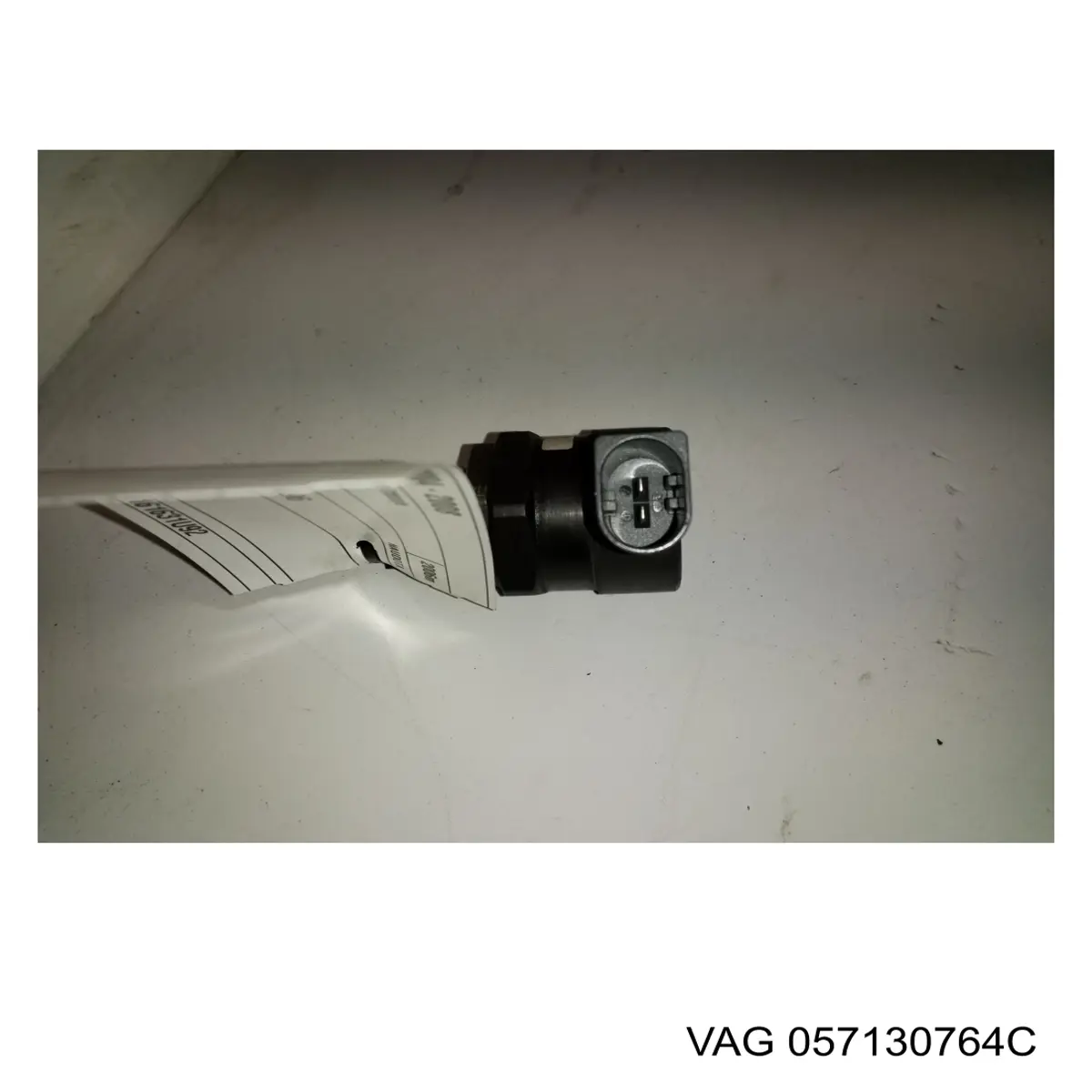057130764C VAG регулятор давления топлива в топливной рейке