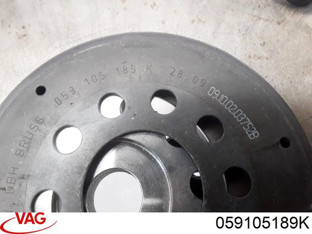 Коленвал двигателя на Audi Q5  8RB