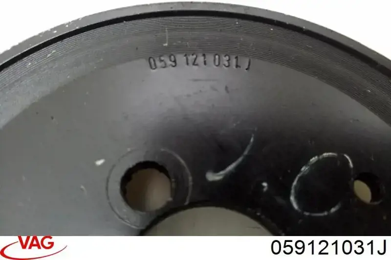 Шкив водяной помпы на Audi A8 D3 4E2, 4E8