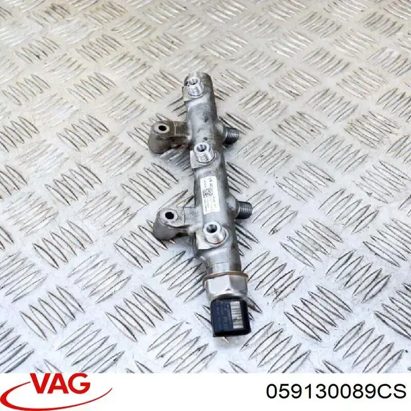 Распределитель топлива (рампа) левый 059130089EJ VAG