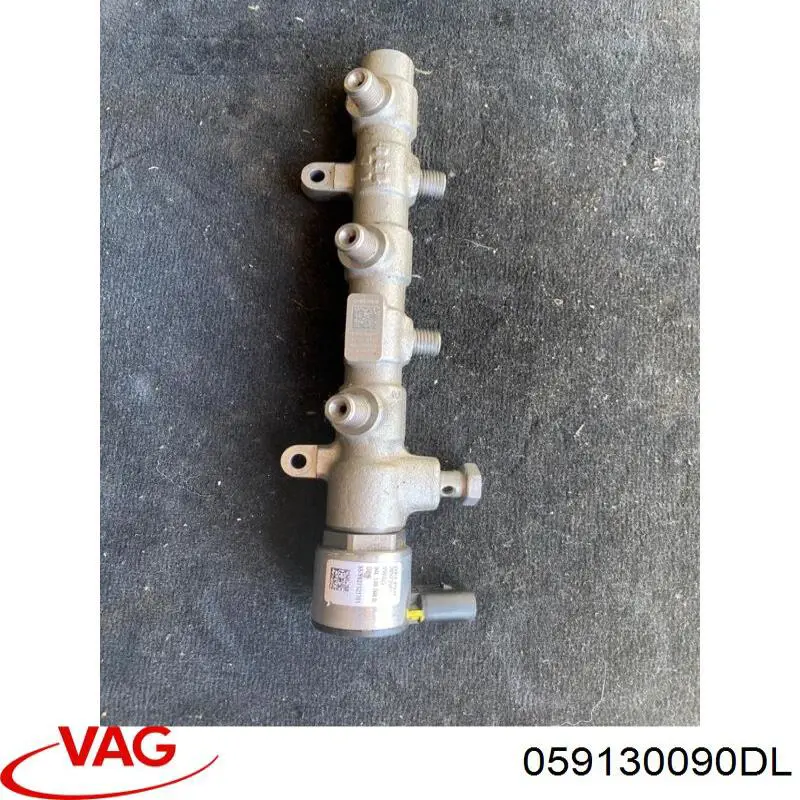 Распределитель топлива (рампа) правый VAG 059130090DL цена, от 39.46 USD
