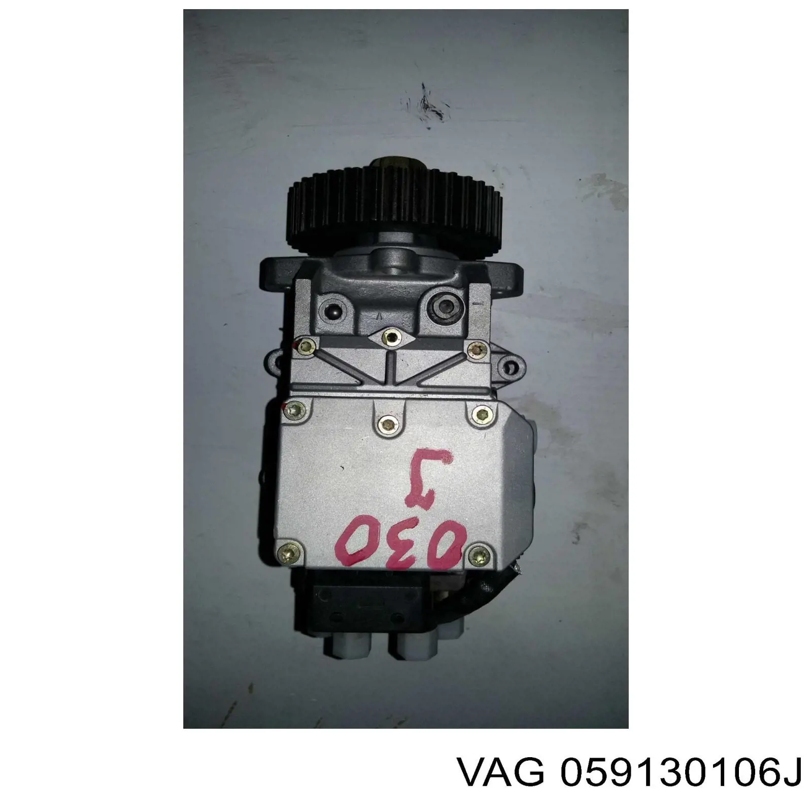 059130106J VAG Bomba inyectora original y equivalente