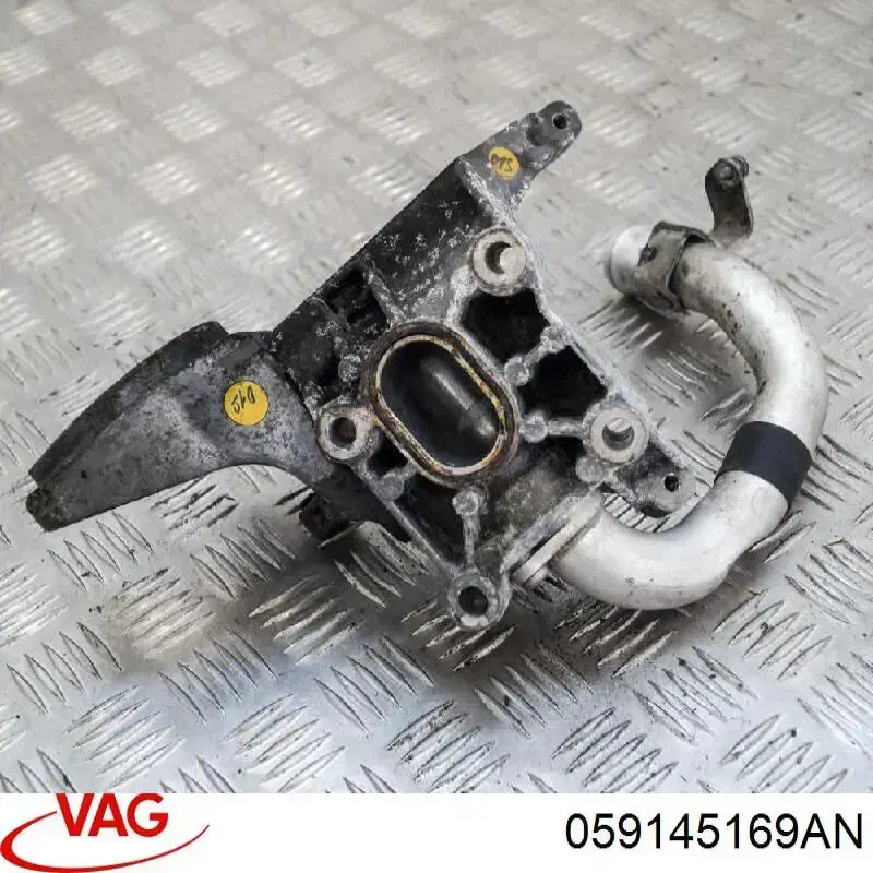 Кронштейн компрессора кондиционера VAG 059145169AN