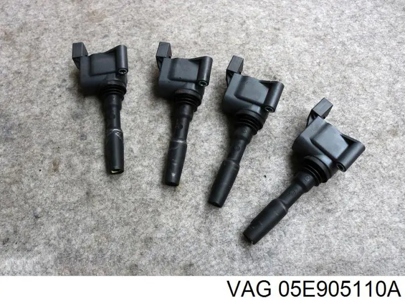 Bobina de ignição 05E905110A VAG