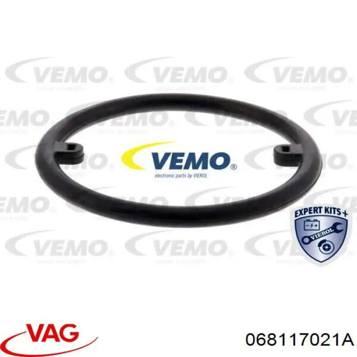 Радиатор масляный холодильник VAG 068117021A