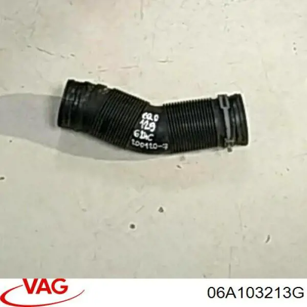 Патрубок вентиляции картерных газов 06A103213G VAG