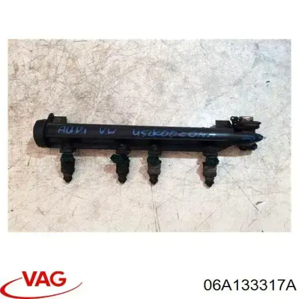 Рампа форсунок системы впрыска топлива VAG 06A133317A