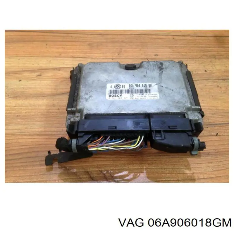 Блок управления двигателем 06A906018GM VAG