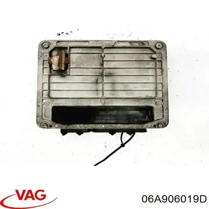 Блок управления двигателем 06A906019D VAG
