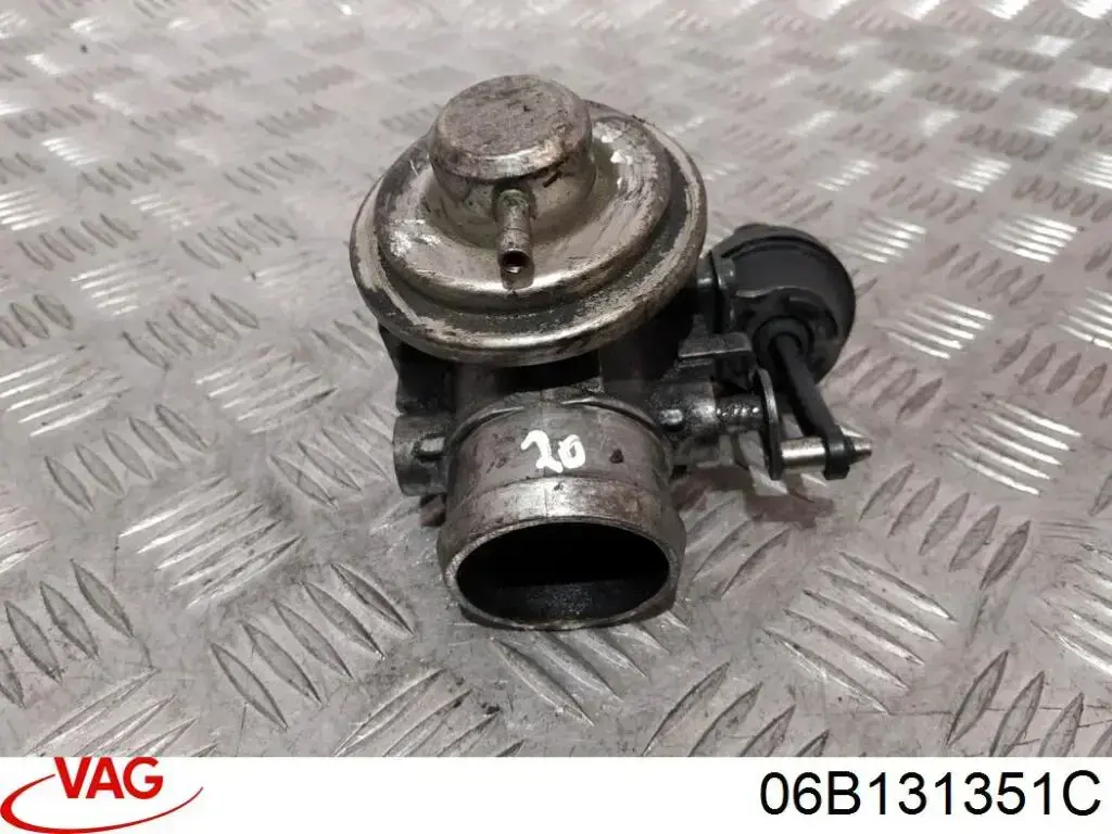 06B131351C VAG клапан pcv вентиляции картерных газов