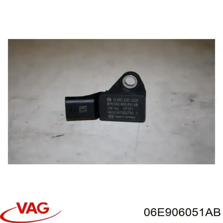 Датчик давления наддува Porsche 06E906051Q