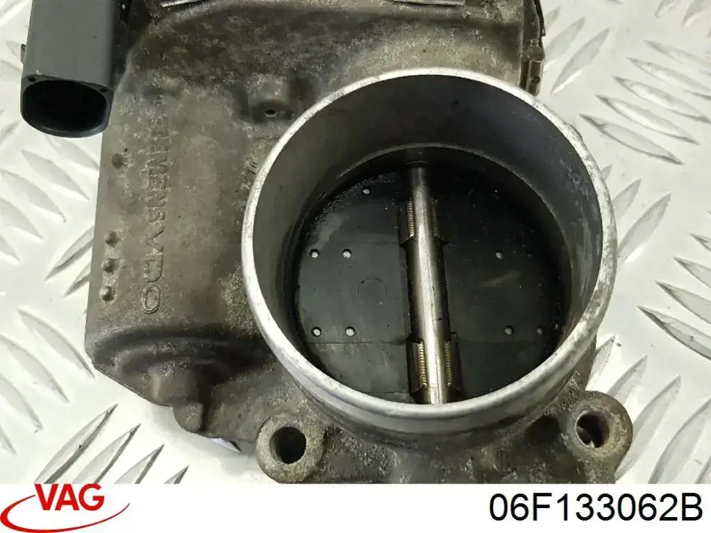 Дроссельная заслонка 06F133062B VAG