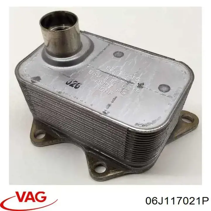 Радиатор масляный холодильник VAG 06J117021P