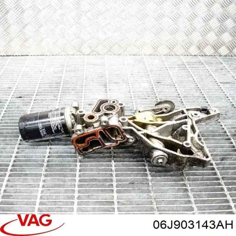 06J903143Q VAG Кронштейн крепления генератора