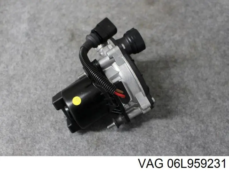Насос воздушный 06L959231 VAG