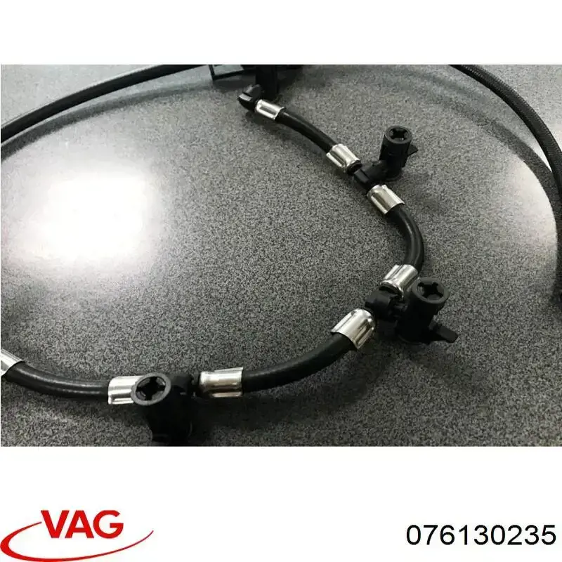Купить V105512 VEMO/Vaico Обратная топливная трубка