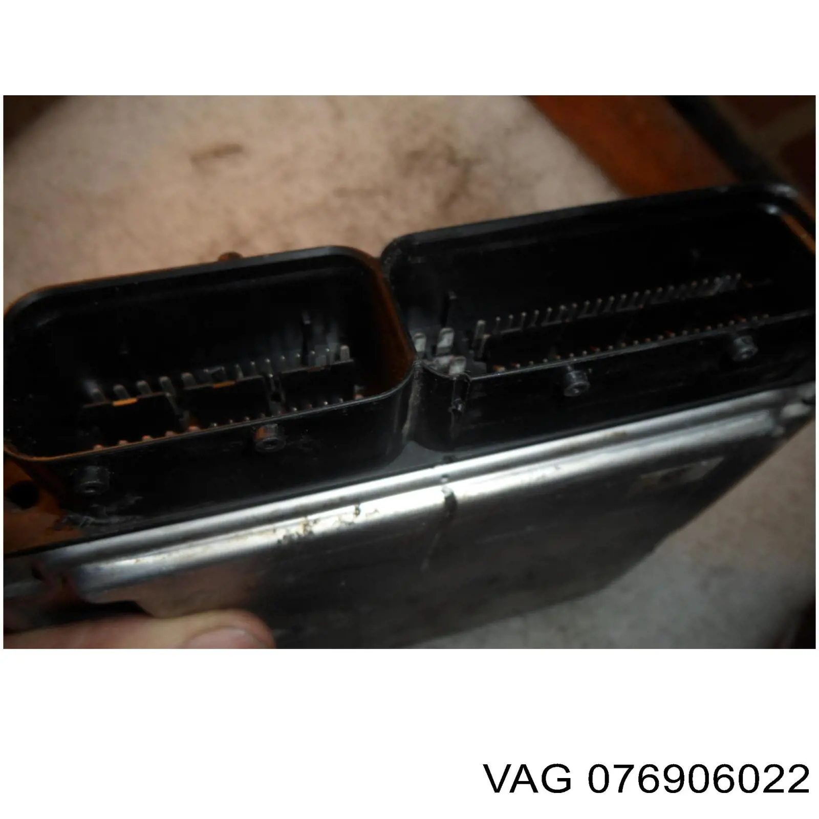 076906022 VAG Мозги двигателя