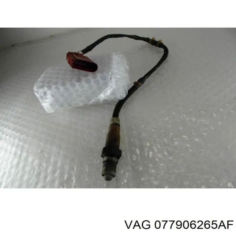 Датчик кислорода до катализатора 077906265AF VAG
