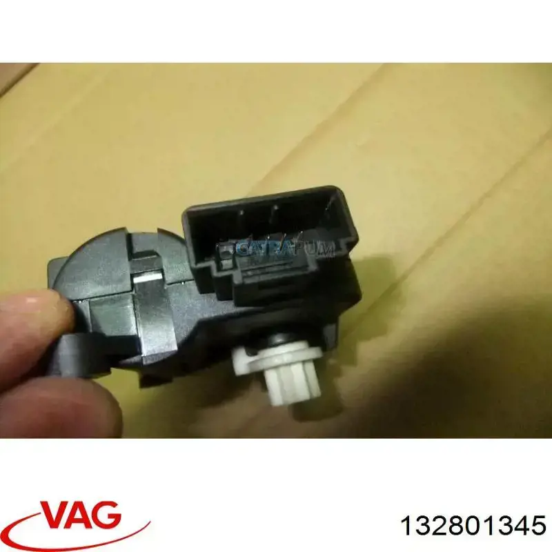 Купить 132801345 VAG Моторчик заслонки печки