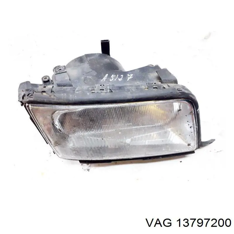 13797200 VAG Фара передняя правая