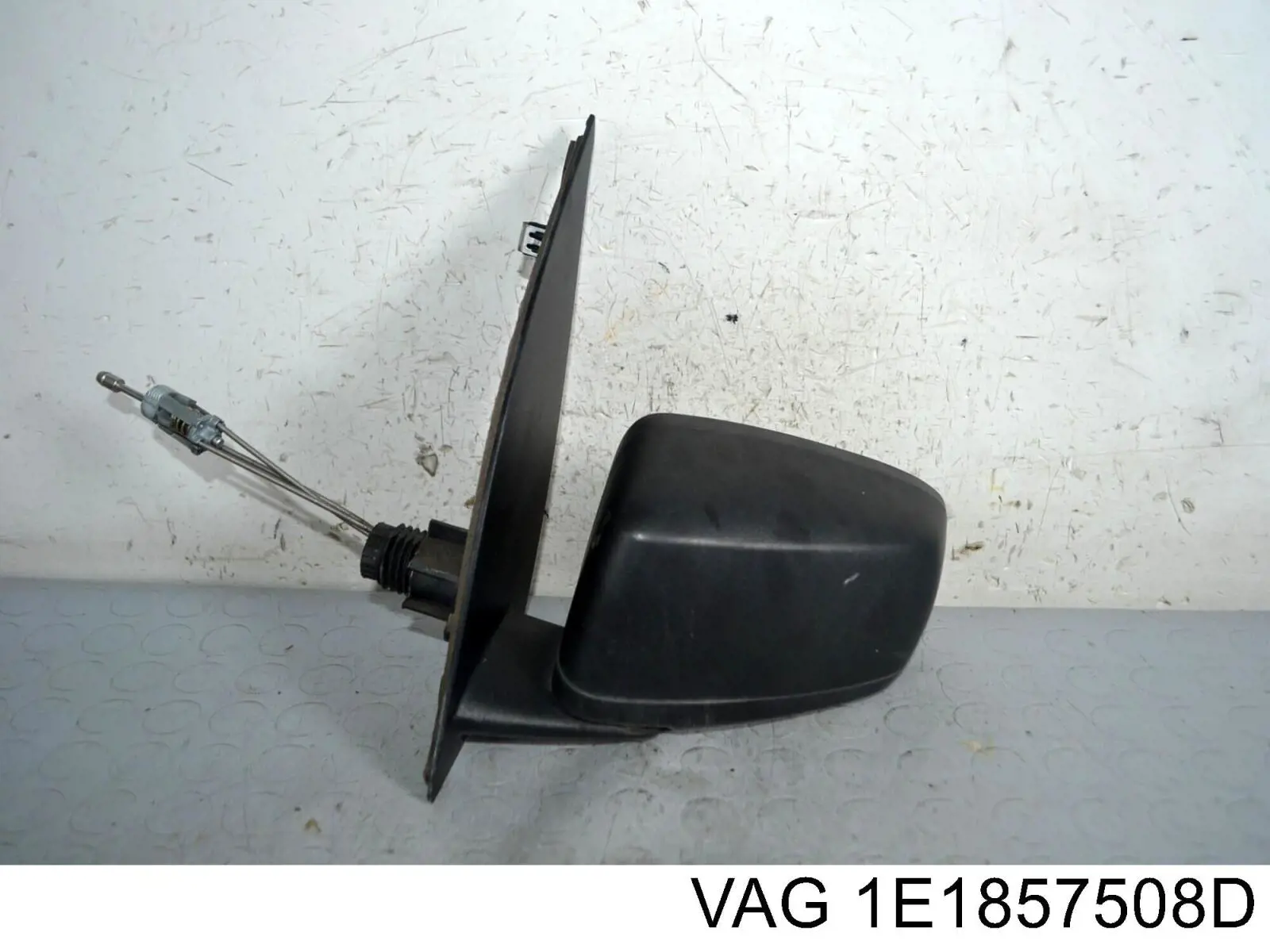 Купить 1E1857508D VAG Корпус зеркала заднего вида правого (внутрення часть)