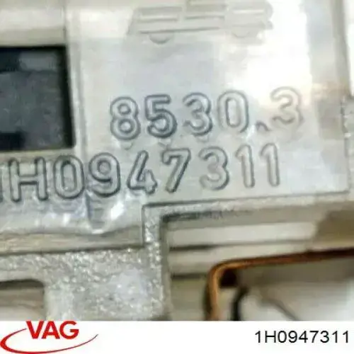 Плафон подсветки бардачка 1H0947301 VAG