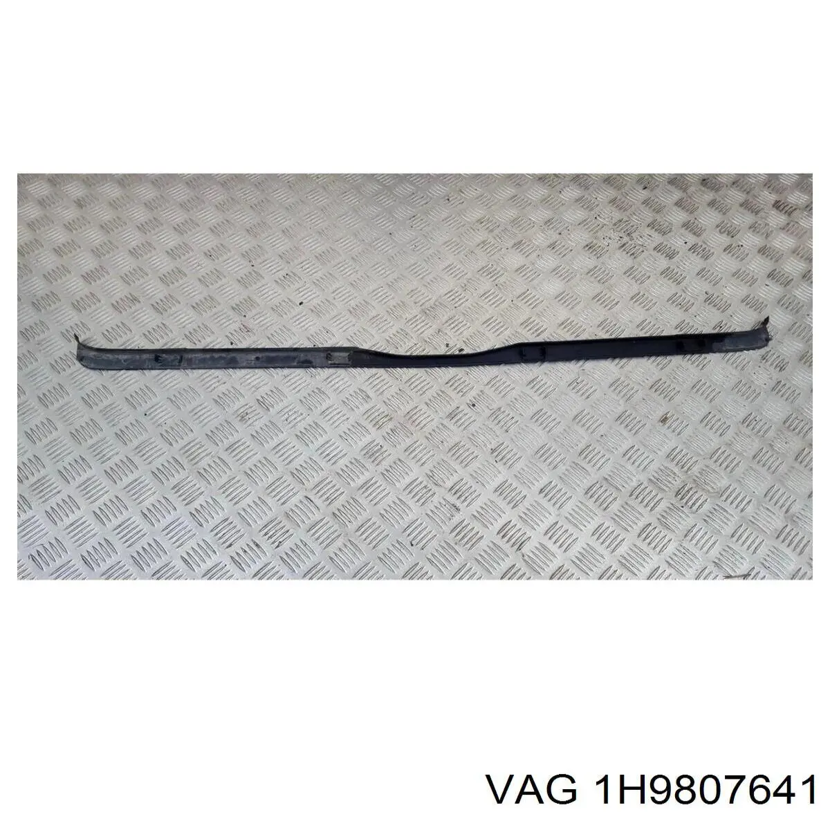 1H9807641 VAG Решетка радиатора
