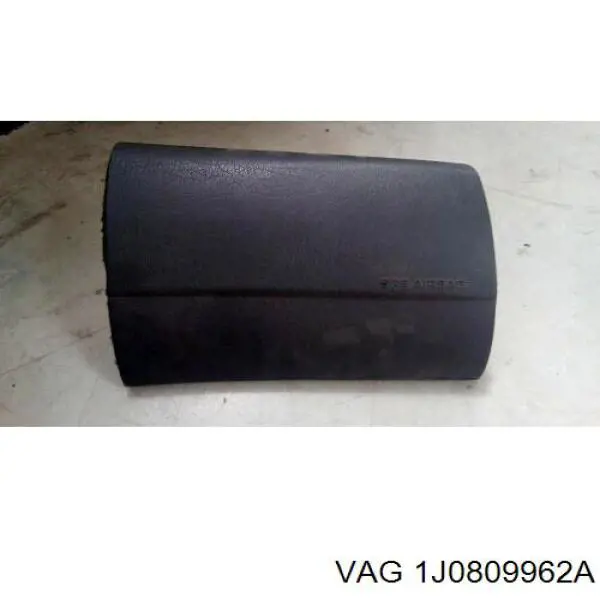 Подкрылок передний правый 1J0809962A VAG