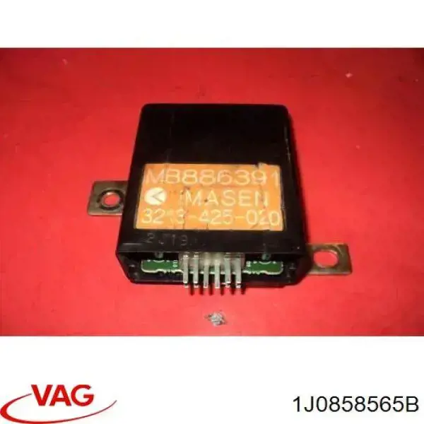 Купить 1J0858565B VAG Защитный кожух рулевого механизма
