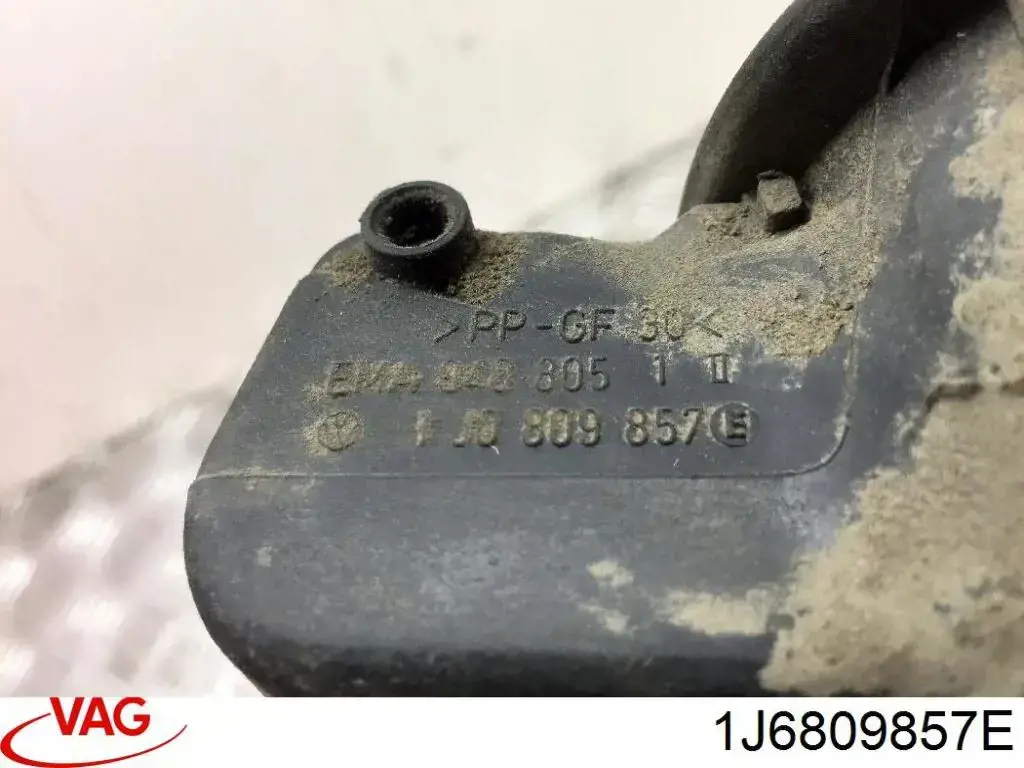 Купить 1J6809857A VAG Лючок б/бака