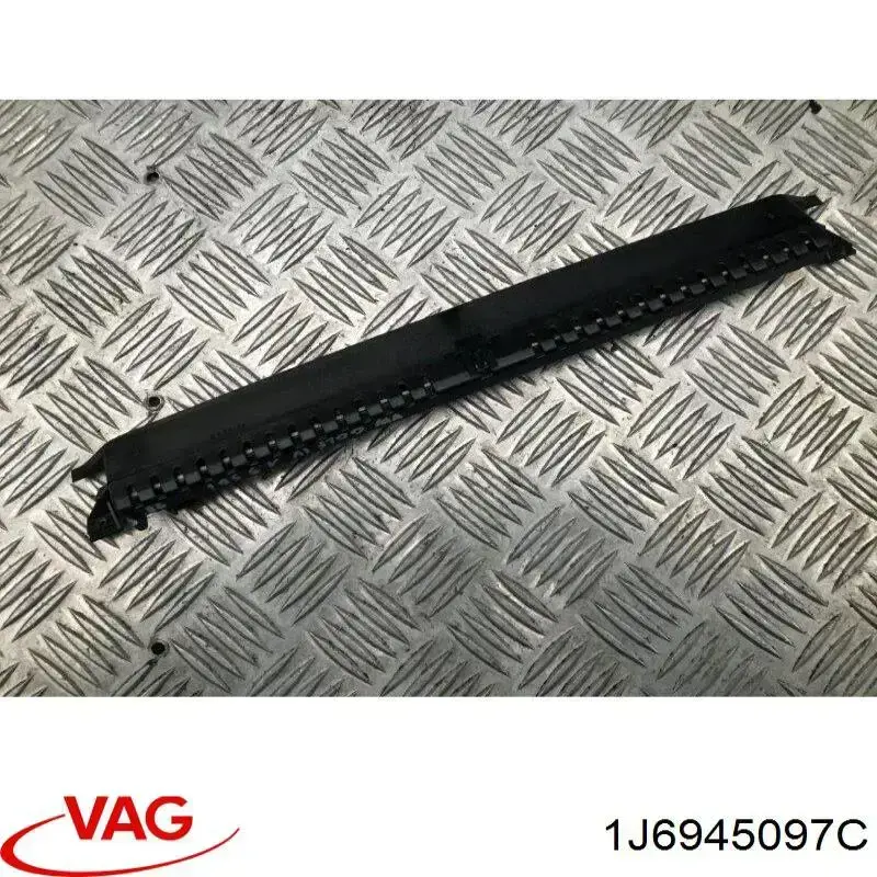 Купить 1J6945097C VAG Стоп-сигнал заднего стекла
