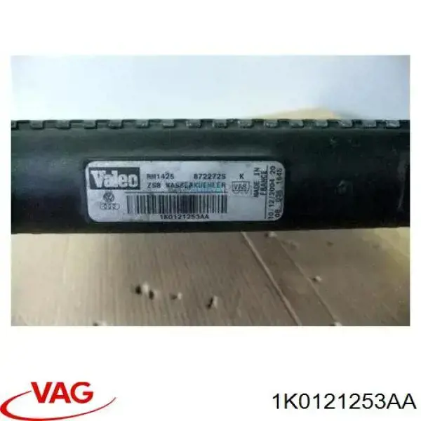 Радиатор охлаждения VAG 1K0121253AA