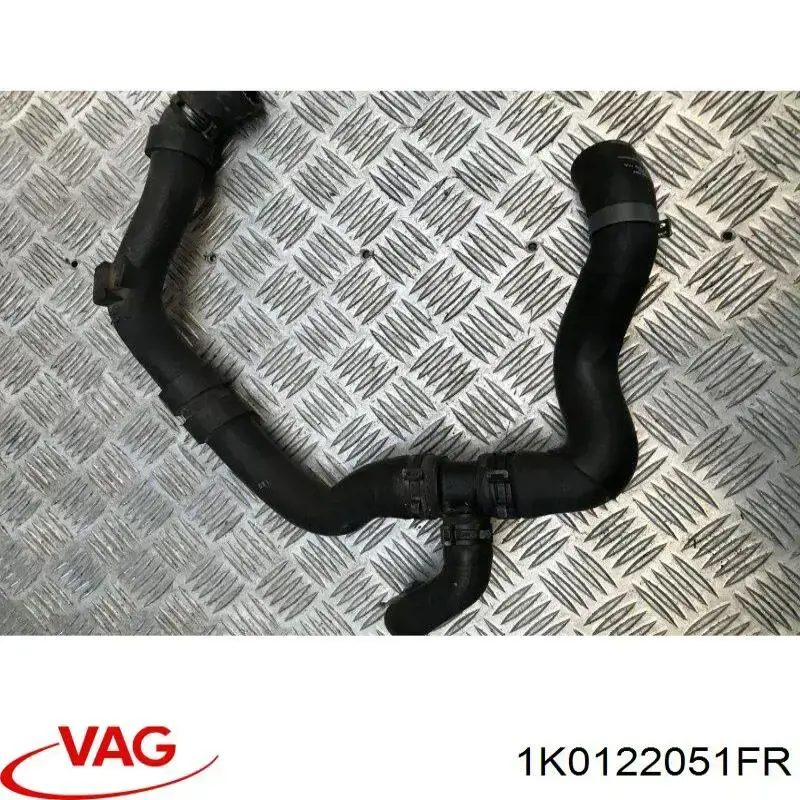  Патрубок радиатора Skoda SuperB 2